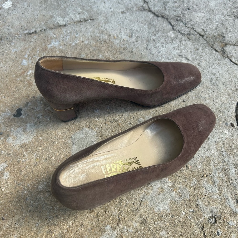 Vintage Salvatore Ferragamo Women's Suede Block Pumps